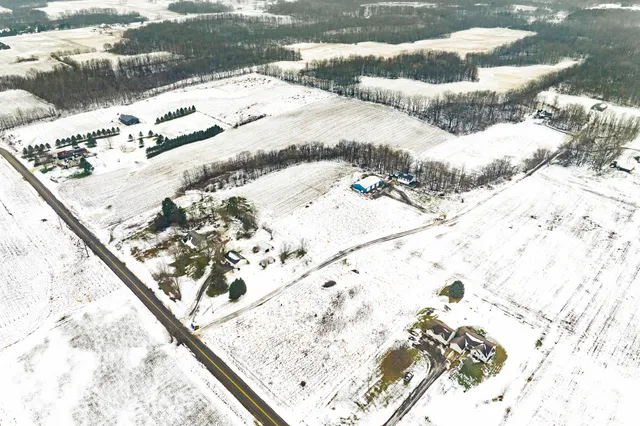 $790,000 | 1500 Sanford Lane, Buchanan, MI 49107