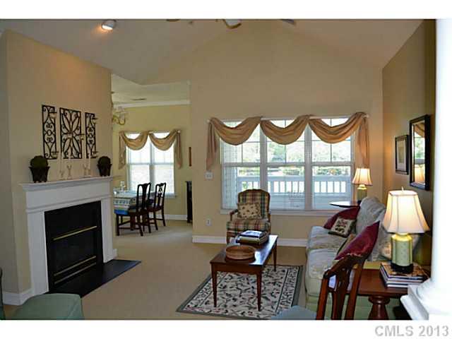5730 Closeburn Road, Unit R Charlotte, NC 28210 - Photo 1 of 10 Gallery Image 1