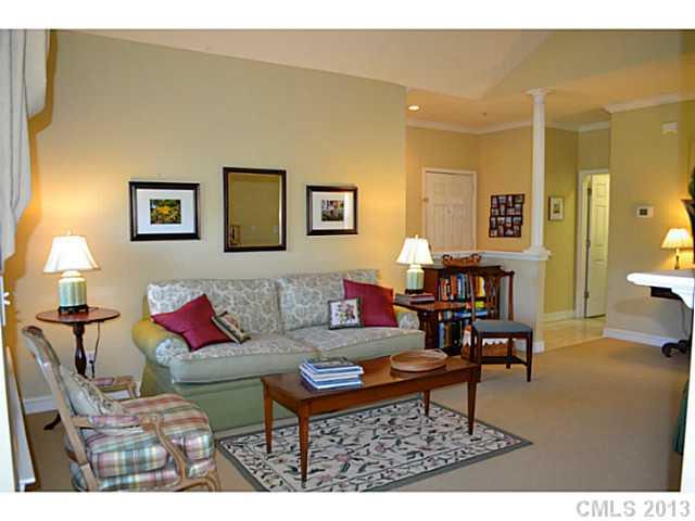 5730 Closeburn Road, Unit R Charlotte, NC 28210 - Photo 2 of 10 Gallery Image 2