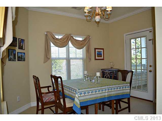 5730 Closeburn Road, Unit R Charlotte, NC 28210 - Photo 4 of 10 Gallery Image 4