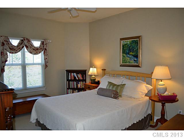 5730 Closeburn Road, Unit R Charlotte, NC 28210 - Photo 6 of 10 Gallery Image 6