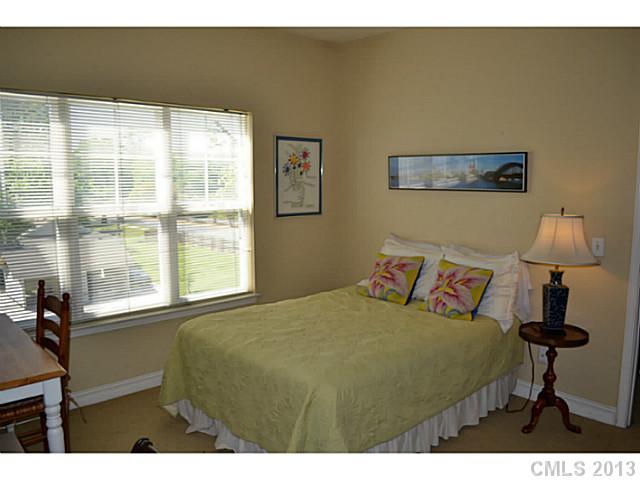 5730 Closeburn Road, Unit R Charlotte, NC 28210 - Photo 9 of 10 Gallery Image 9