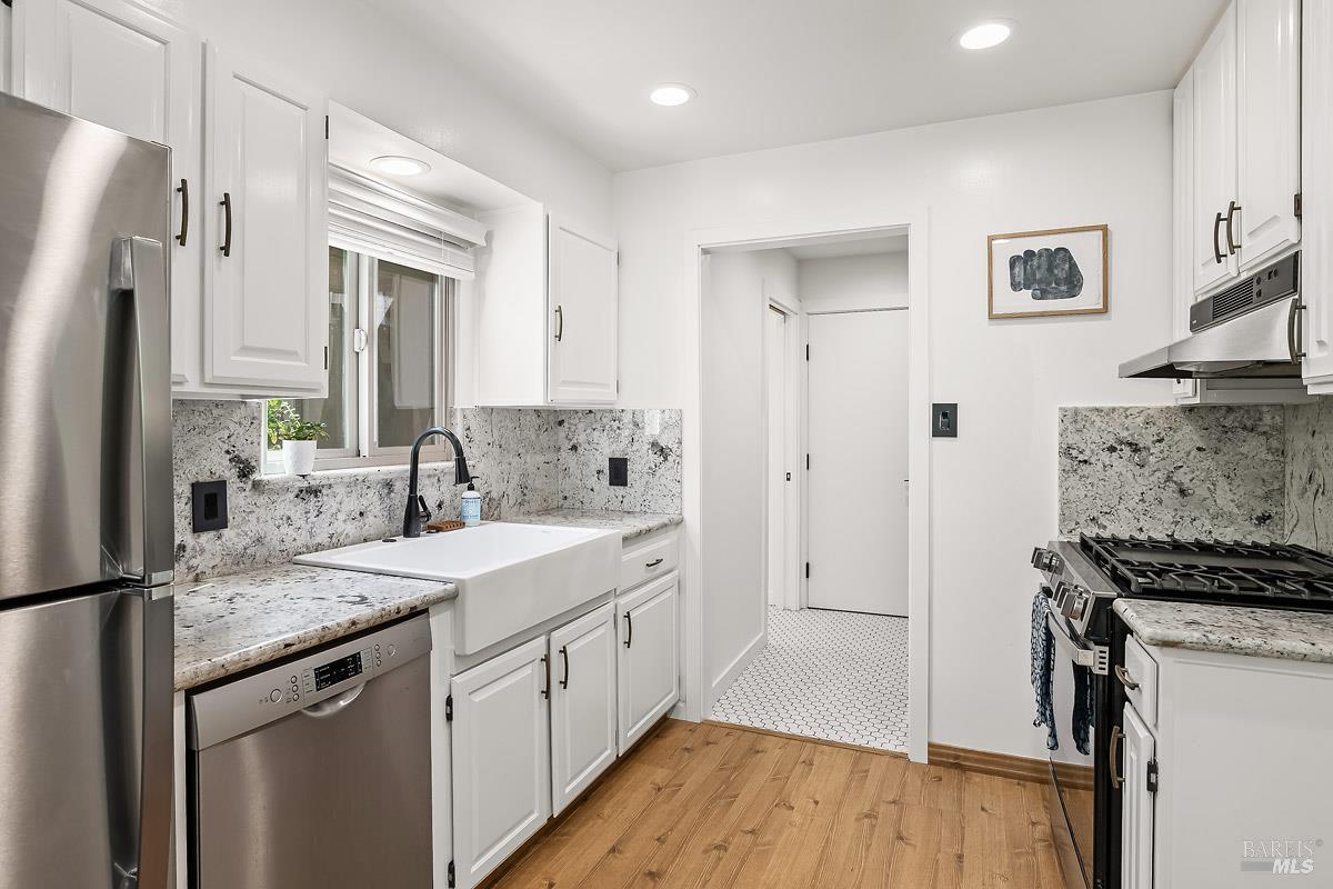 406 Corrillo Drive San Rafael, CA 94903 - Photo 12 of 35