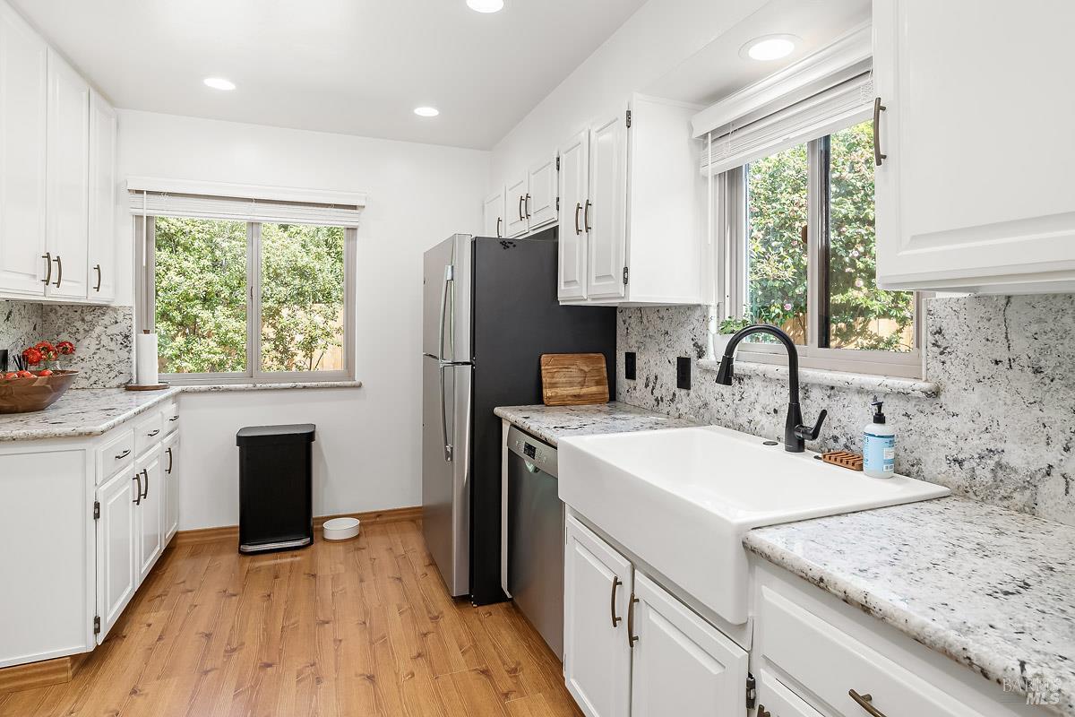 406 Corrillo Drive San Rafael, CA 94903 - Photo 13 of 35