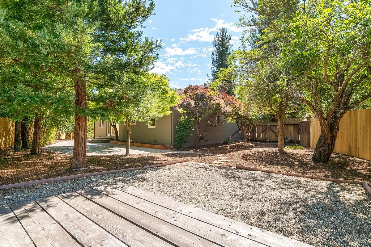 406 Corrillo Drive San Rafael, CA 94903 - Photo 26 of 35