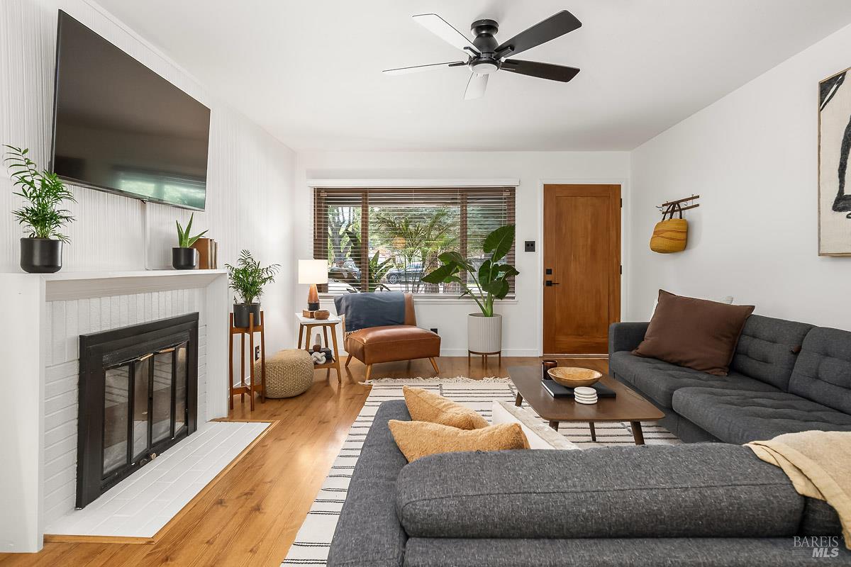 406 Corrillo Drive San Rafael, CA 94903 - Photo 5 of 35