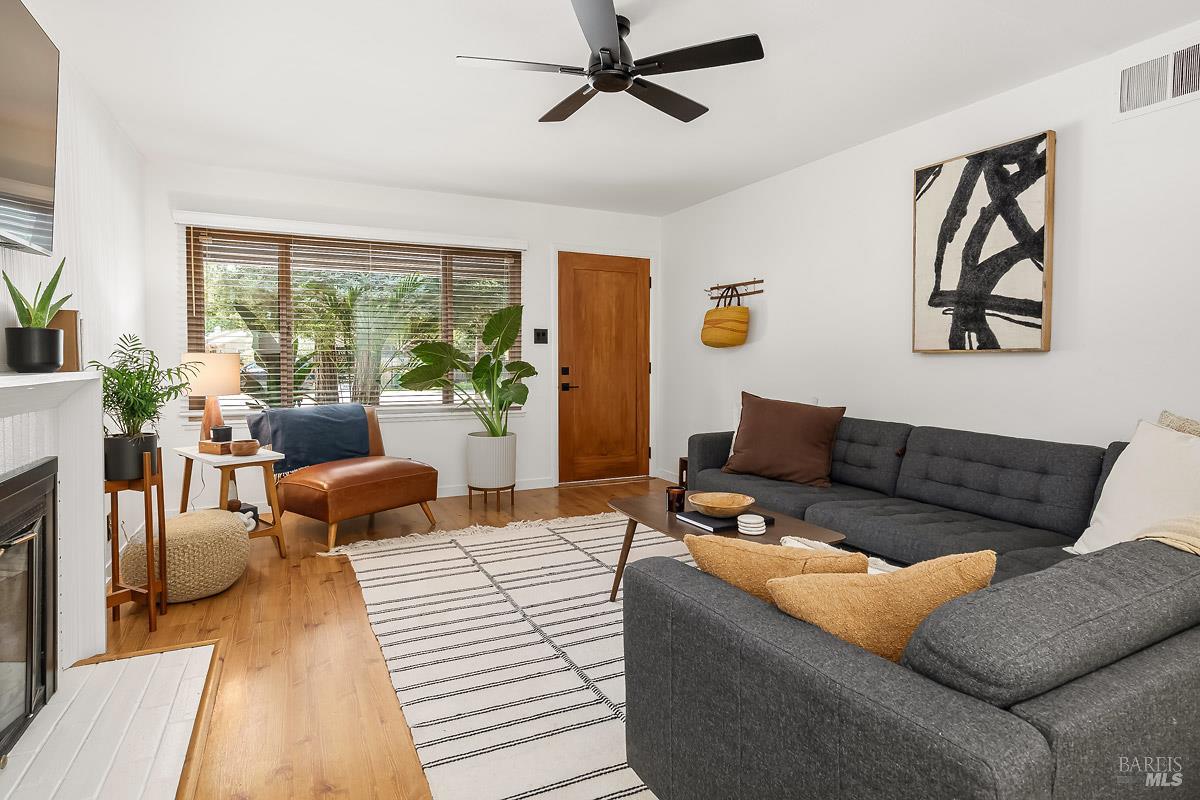 406 Corrillo Drive San Rafael, CA 94903 - Photo 6 of 35