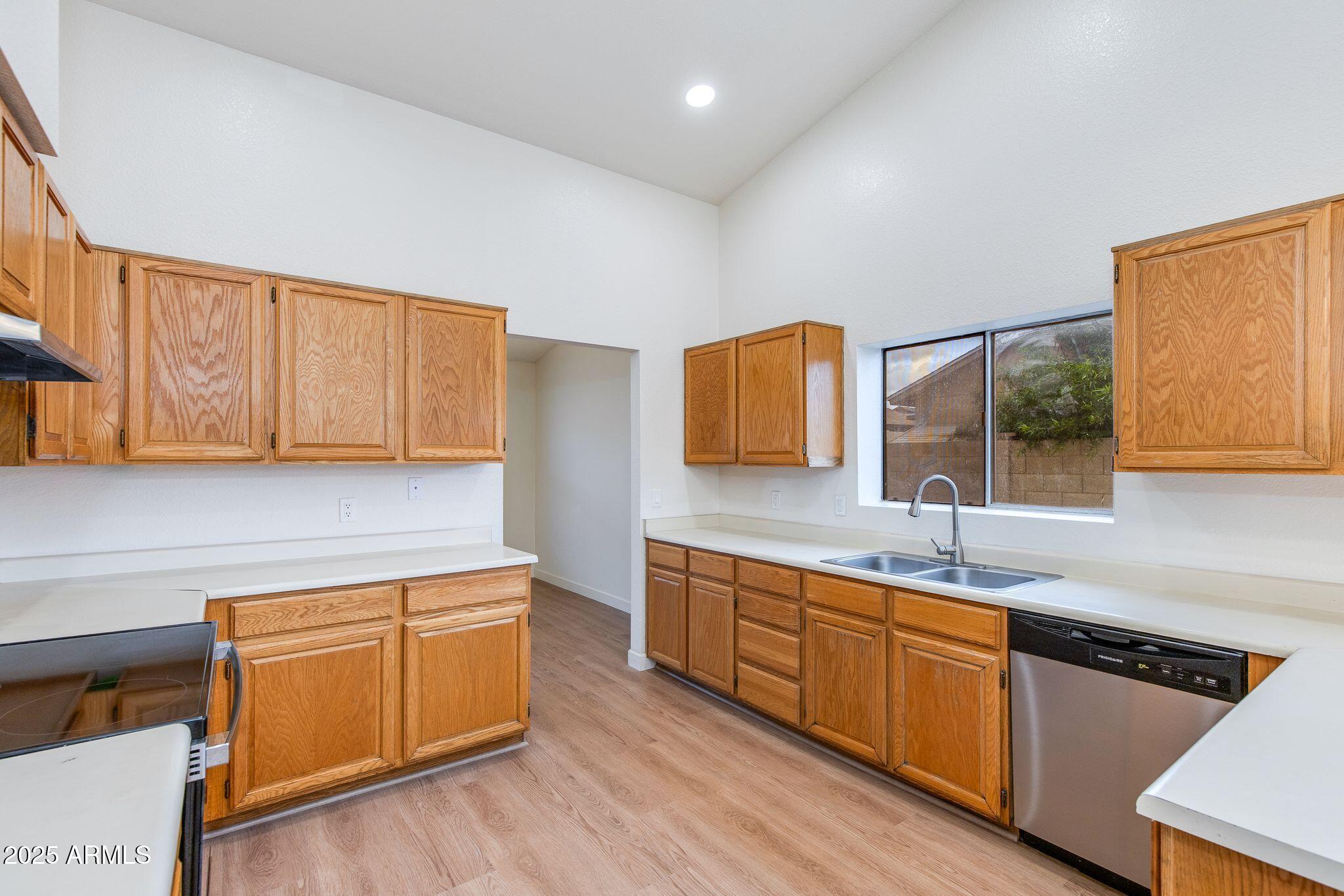 8936 West Granada Road Phoenix, AZ 85037 - Photo 10 of 26 Kitchen