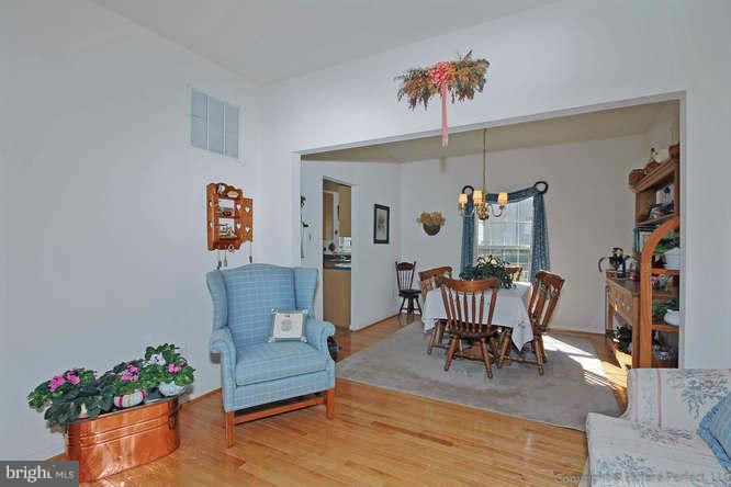 1752 Algonquin Road Frederick, MD 21701 - Photo 4 of 26 Living Room / Dining Room