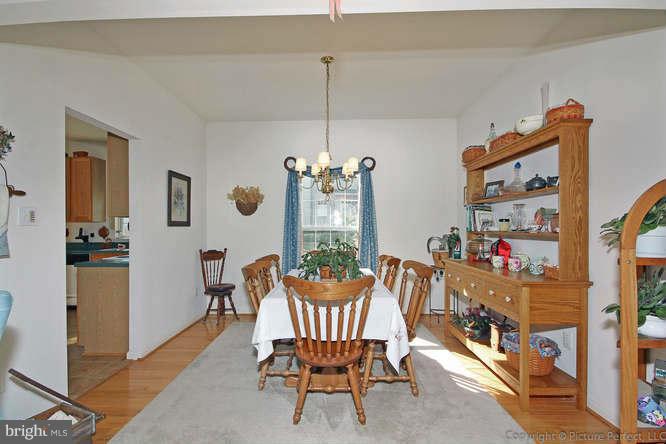 1752 Algonquin Road Frederick, MD 21701 - Photo 5 of 26 12 X 11 Dining Room