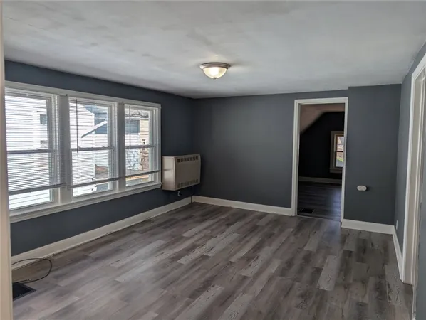 $1,200 | 105 Ontario Street, Rochester, NY 14605