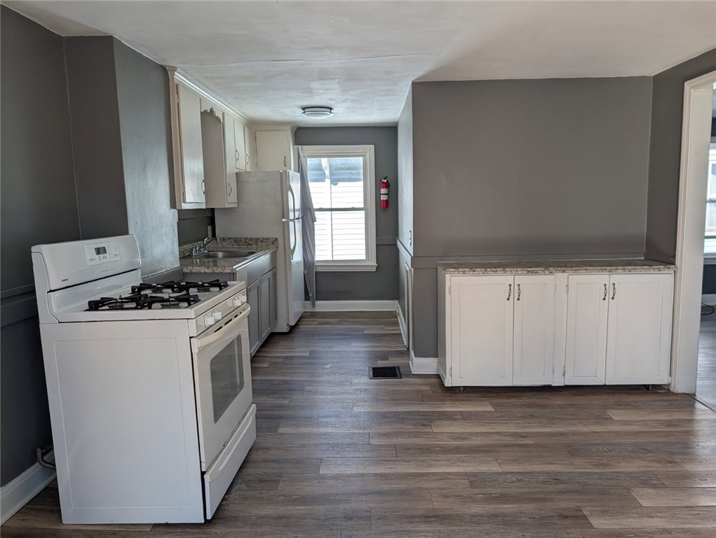 105 Ontario Street Rochester, NY 14605 - Photo 5 of 9