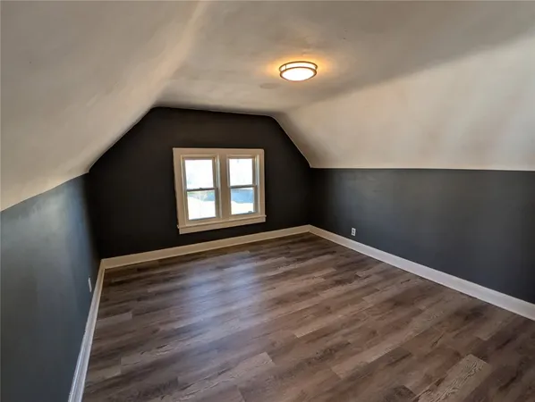 $1,200 | 105 Ontario Street, Rochester, NY 14605