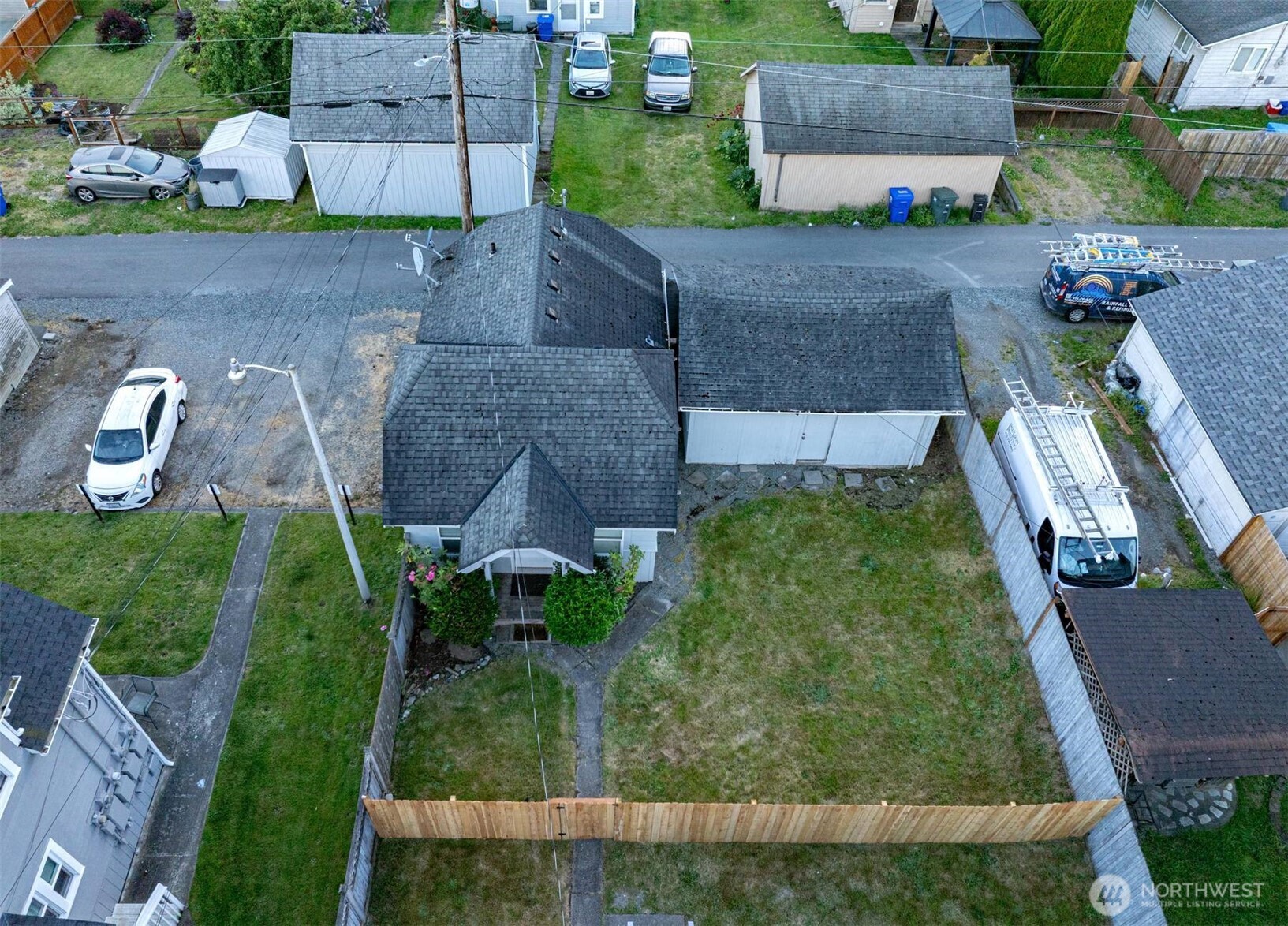 2220 Summit Avenue Everett, WA 98201 - Photo 25 of 26 an aerial view of a house with a yard