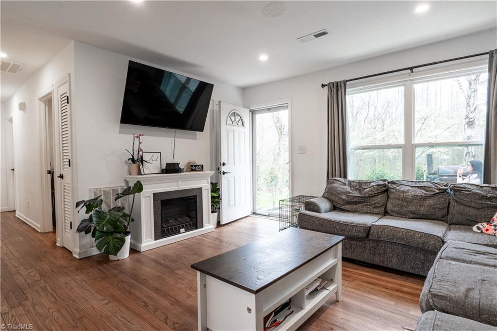 747 North Clodfelter Road High Point, NC 27265 - Photo 5 of 19