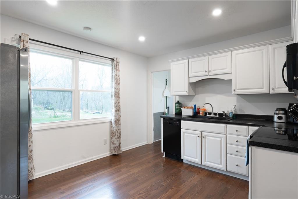 747 North Clodfelter Road High Point, NC 27265 - Photo 7 of 19