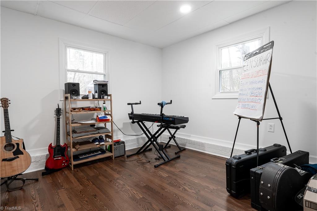 747 North Clodfelter Road High Point, NC 27265 - Photo 9 of 19 Flex room