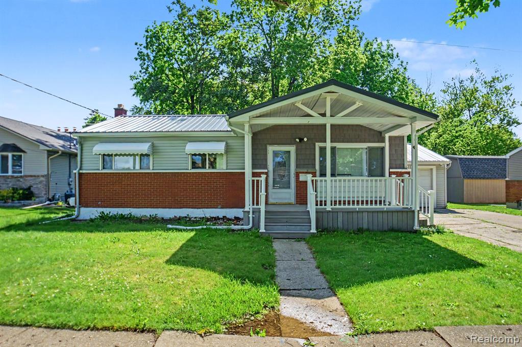 611 South Main Street Davison, MI 48423 - Photo 1 of 22
