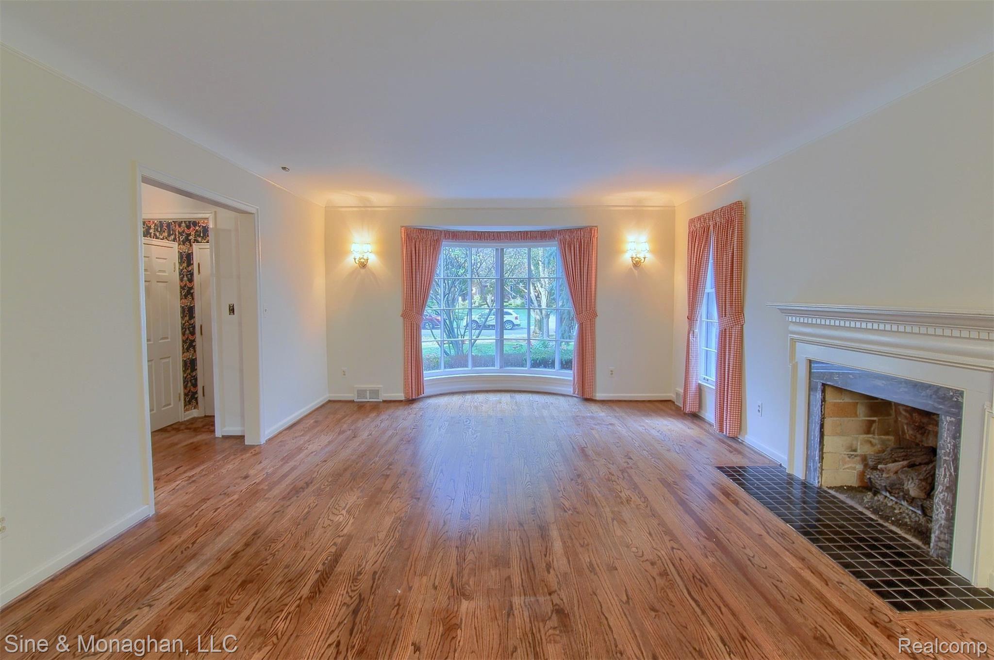 1020 Devonshire Road Grosse Pointe, MI 48230 - Photo 3 of 41 7-Great Room.jpg