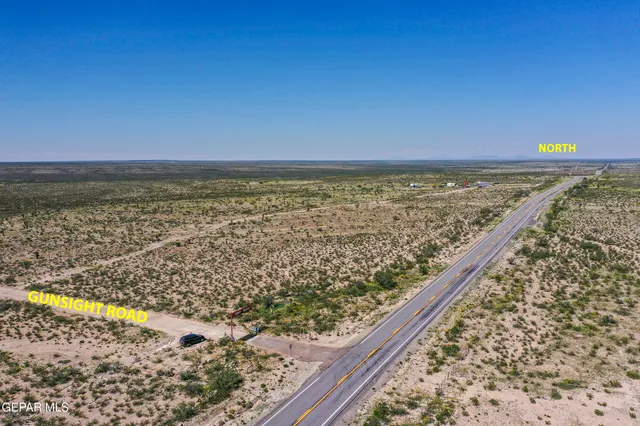 a picture of a black and white photo