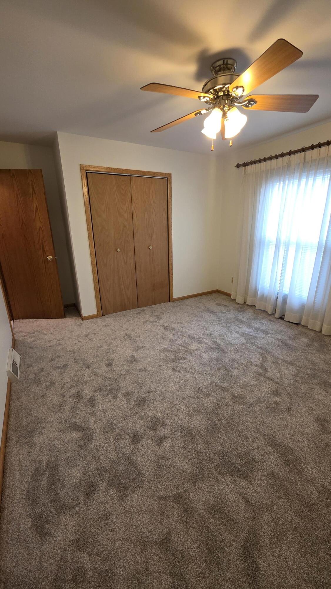 5509 Hilldale Drive Racine, WI 53406 - Photo 12 of 29 Bedroom 1