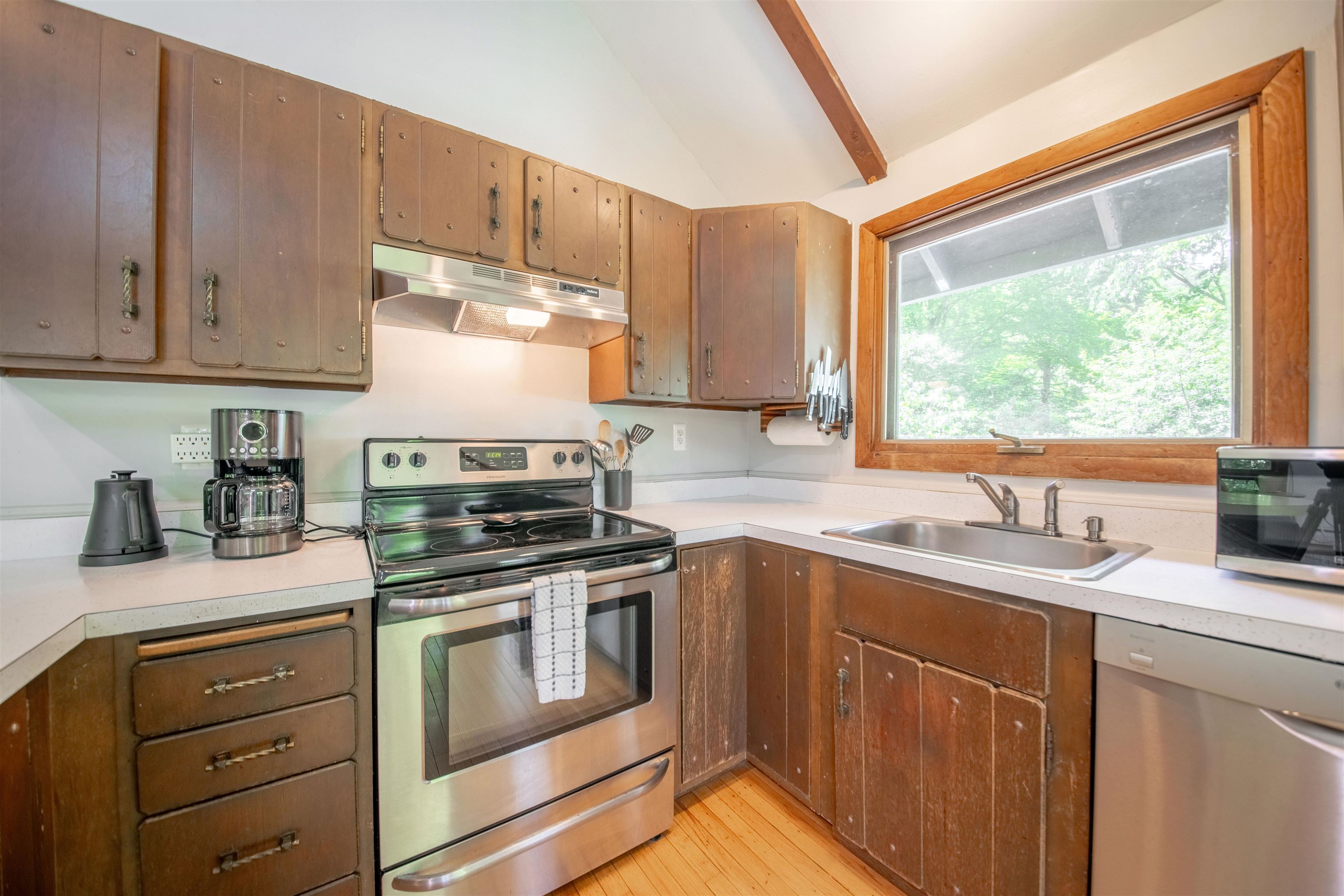 88 Happy Haven Road Wilmington, VT 05363 - Photo 5 of 25