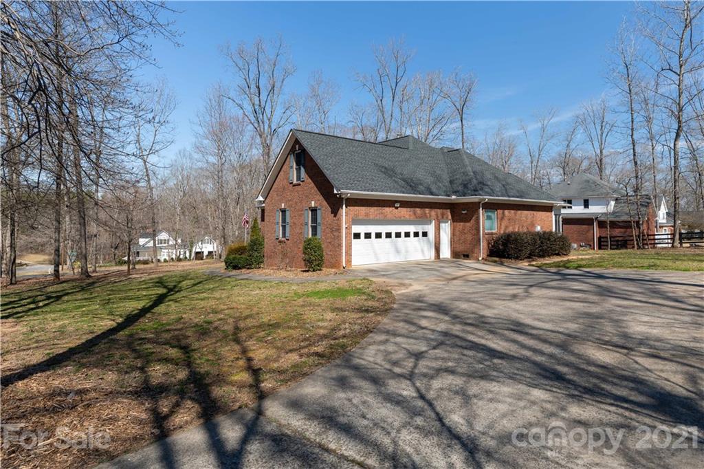 1765 Cricket Run Road York, SC 29745 - Photo 8 of 40 Gallery Image 8
