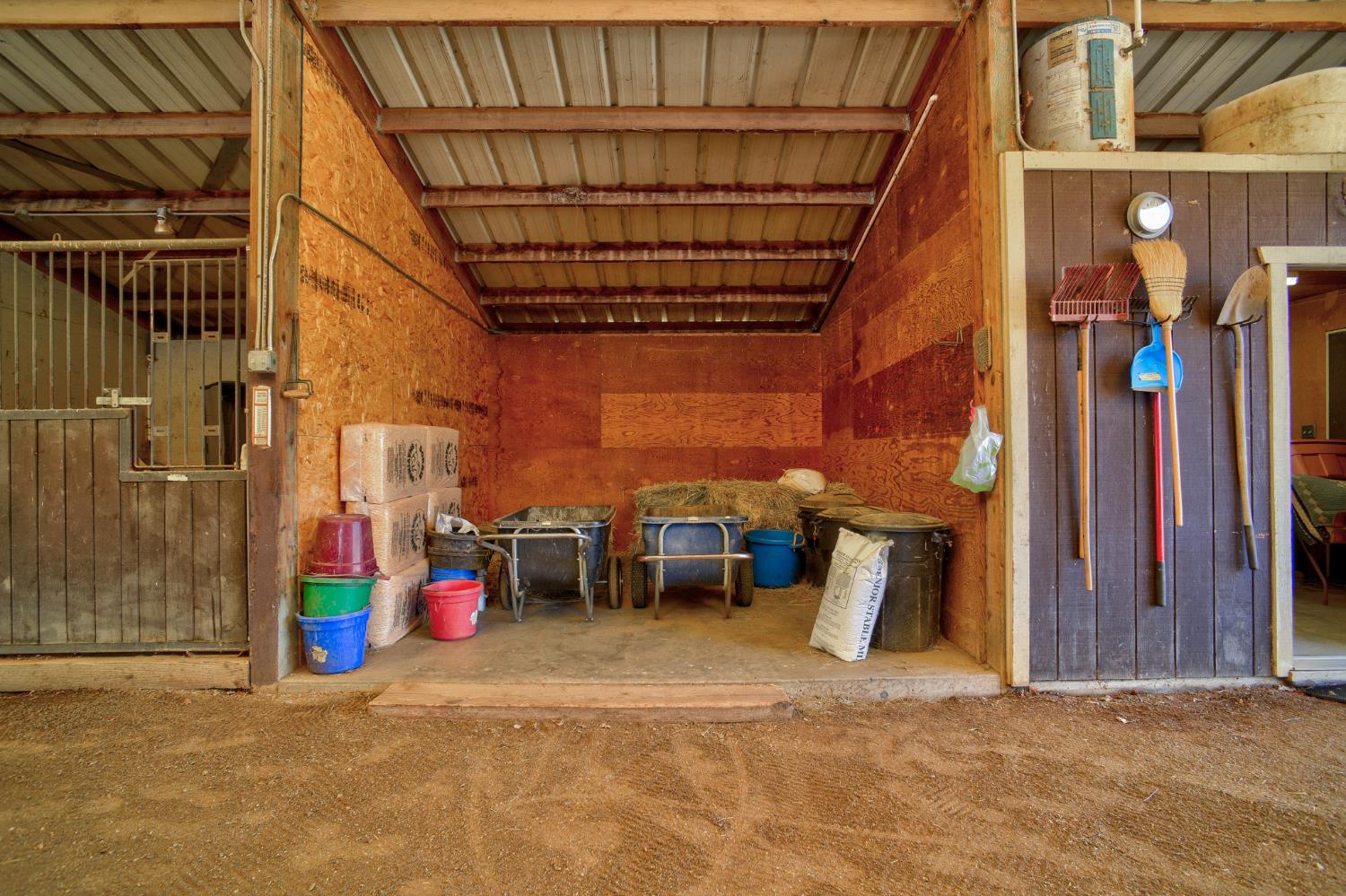 8720 Tavernor Road Wilton, CA 95693 - Photo 45 of 70