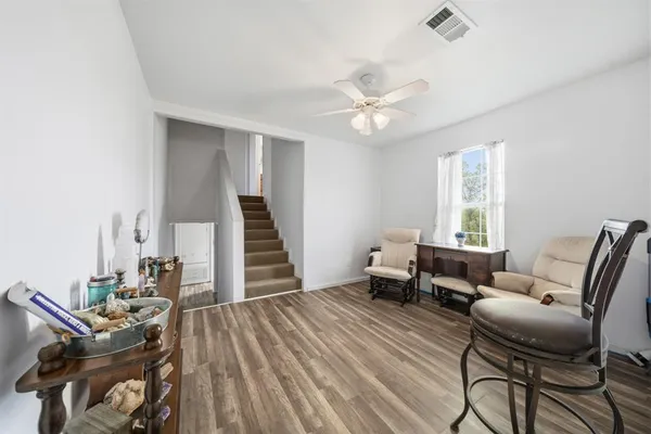 $249,900 | 104 County Road 412B, Lott, TX 76656