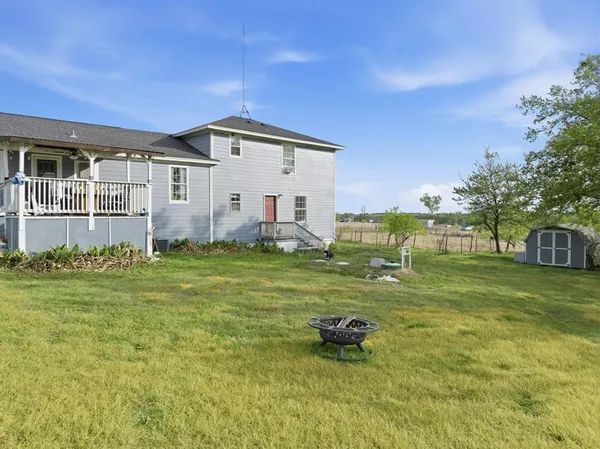 $249,900 | 104 County Road 412B, Lott, TX 76656