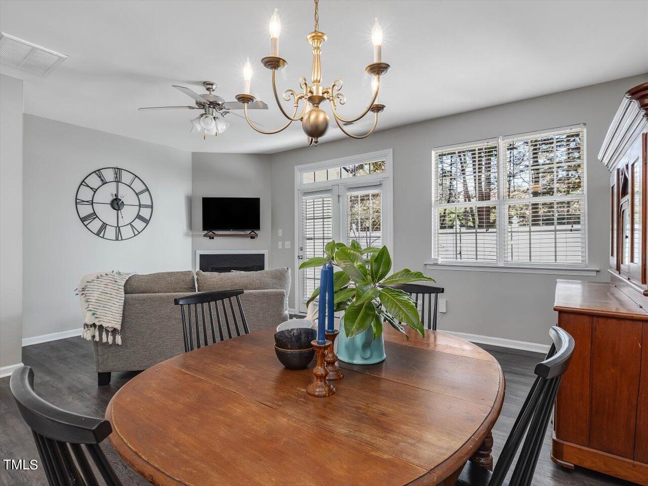 8329 Martello Lane Raleigh, NC 27613 - Photo 25 of 54 25-Dining