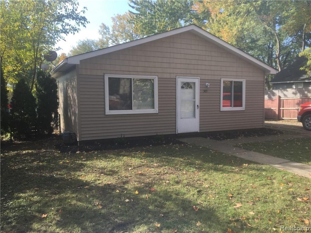 389 West Kennett Road Pontiac, MI 48340 - Photo 2 of 23 IMG_8431.JPG