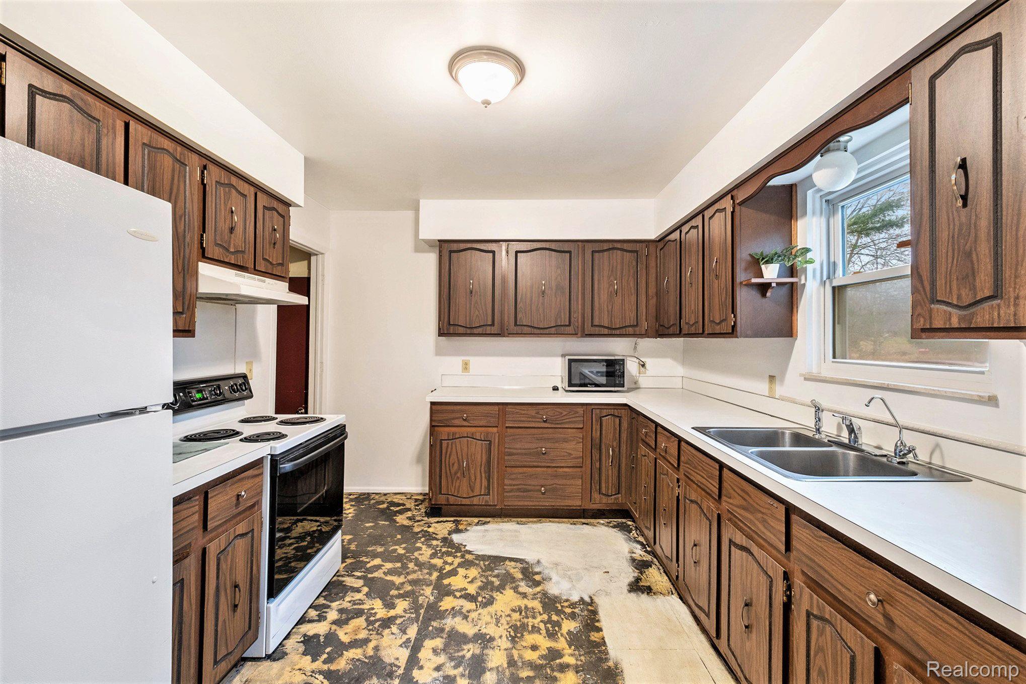 12265 Barnes Road Byron, MI 48418 - Photo 9 of 31 Gallery Image 9