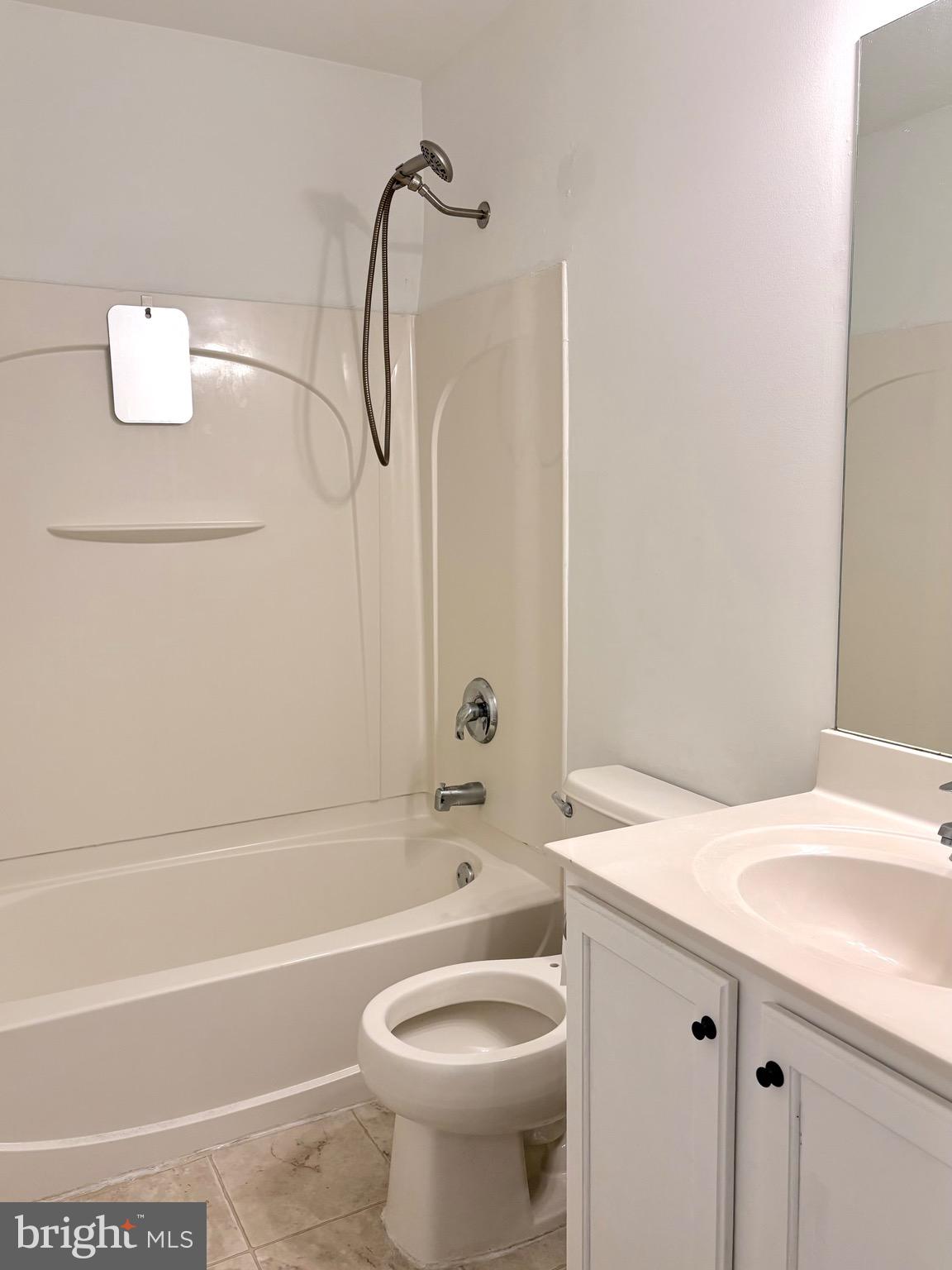 135 Natalie Road Delran, NJ 08075 - Photo 13 of 24 2nd Full Bathroom with Tub/Shower