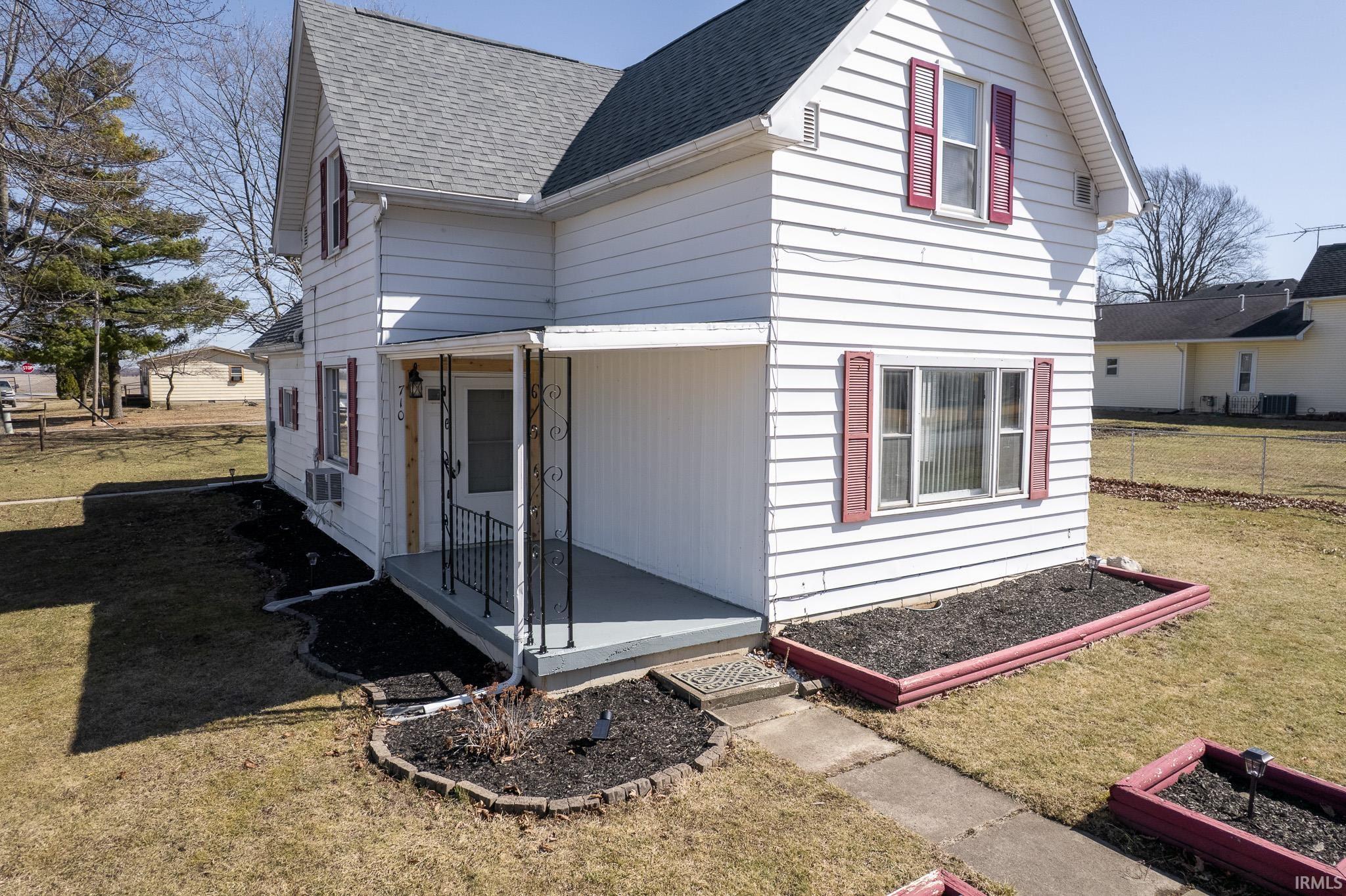 710 North Maple Street Converse, IN 46919 - Photo 4 of 26 Gallery Image 4