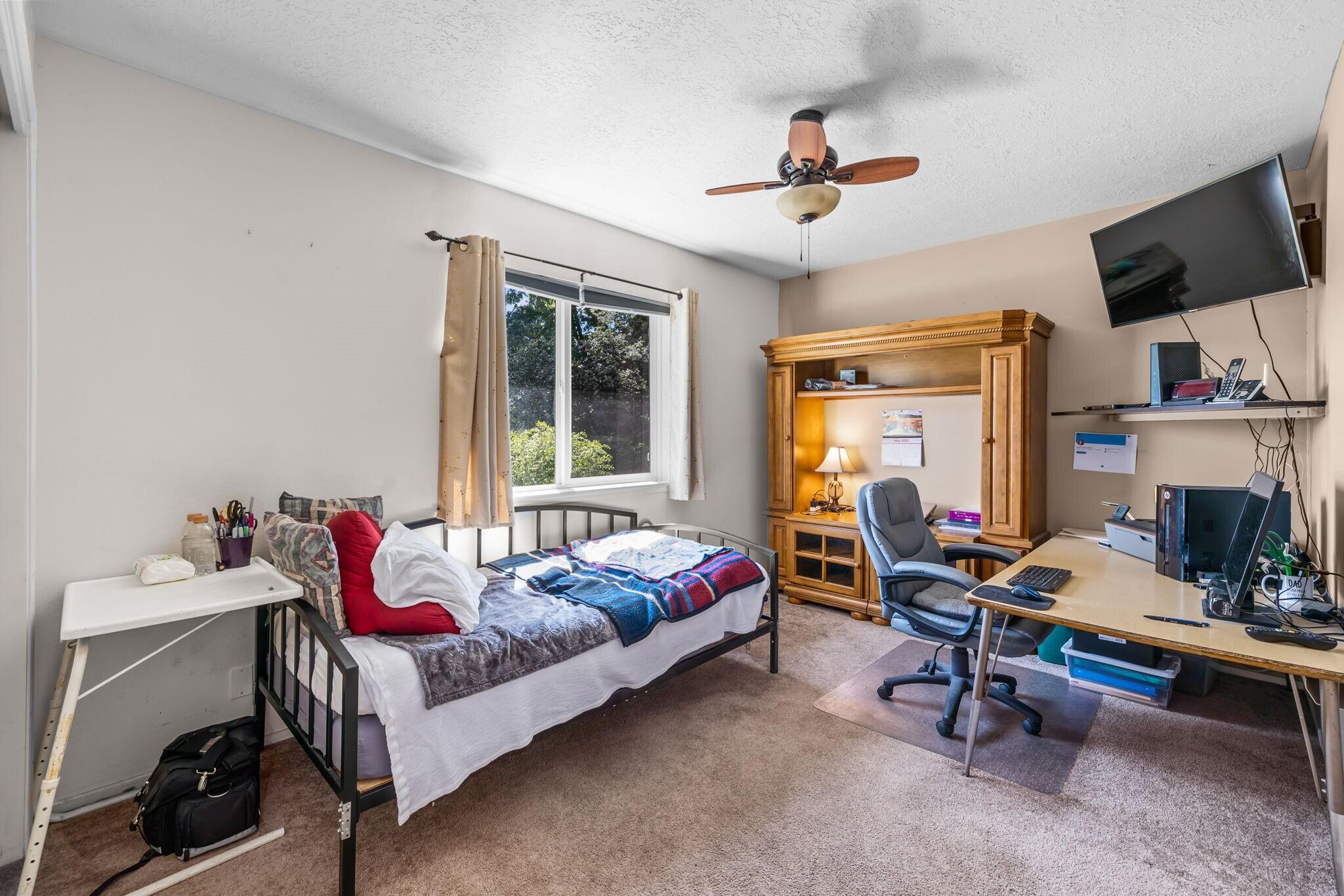 513 Southwest 25th Street Redmond, OR 97756 - Photo 18 of 25 19