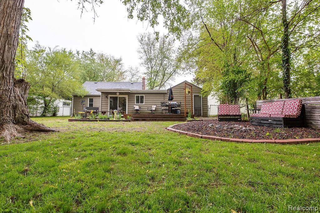 602 North Road Fenton, MI 48430 - Photo 2 of 14 Gallery Image 2