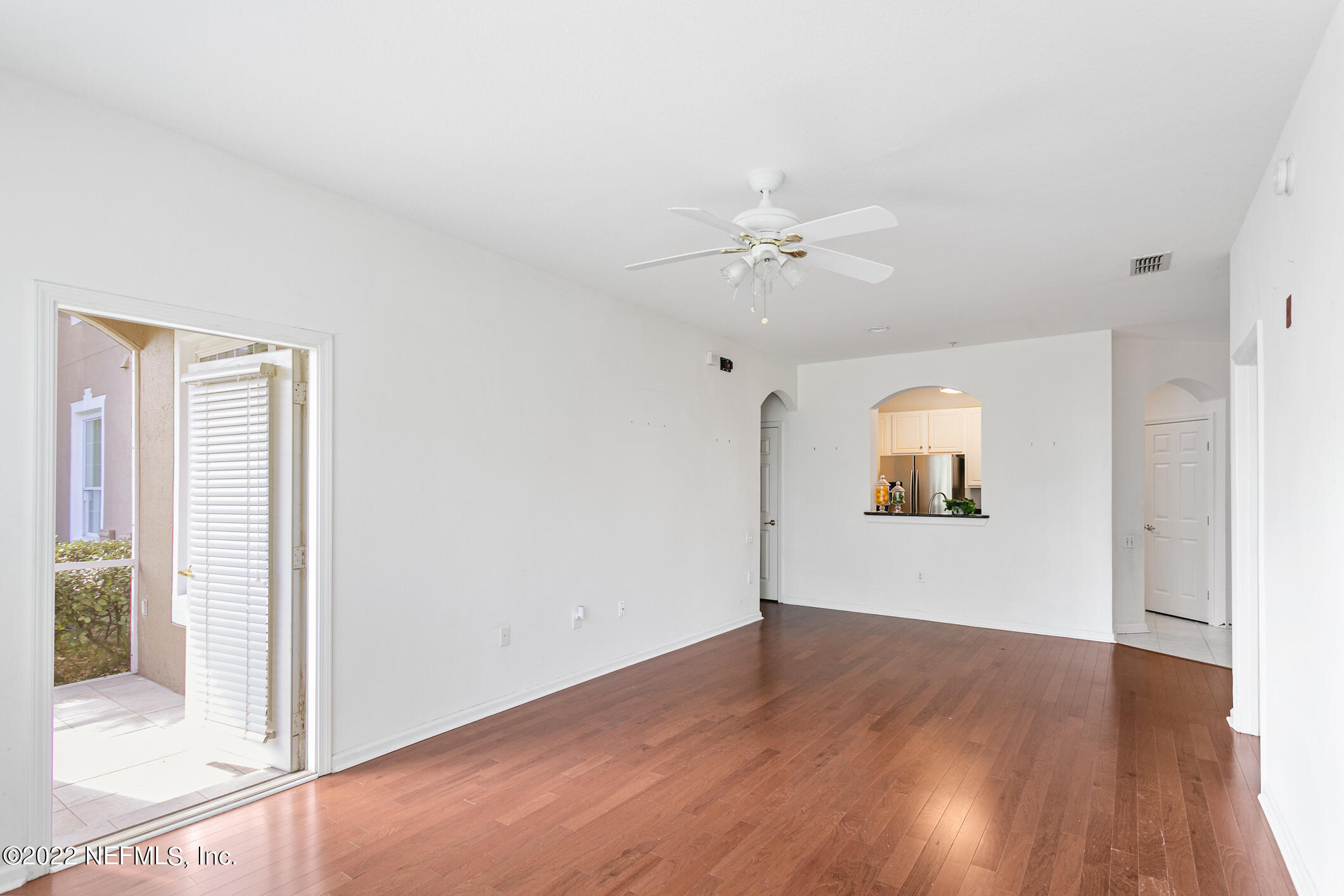 10550 Baymeadows Road, Unit 1019 Jacksonville, FL 32256 - Photo 11 of 36 Great room to kitchen view