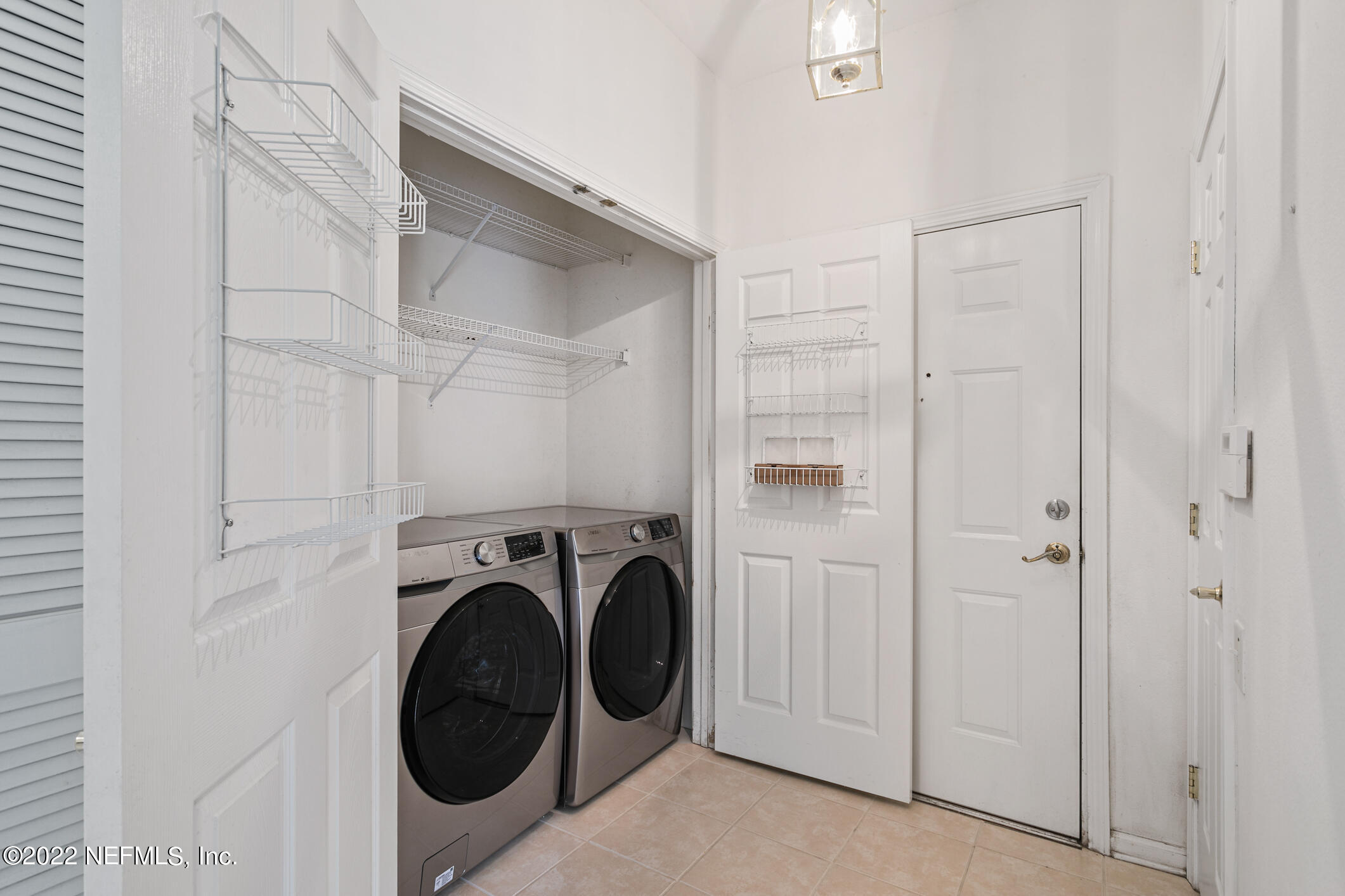 10550 Baymeadows Road, Unit 1019 Jacksonville, FL 32256 - Photo 8 of 36 Washer & dryer convey!