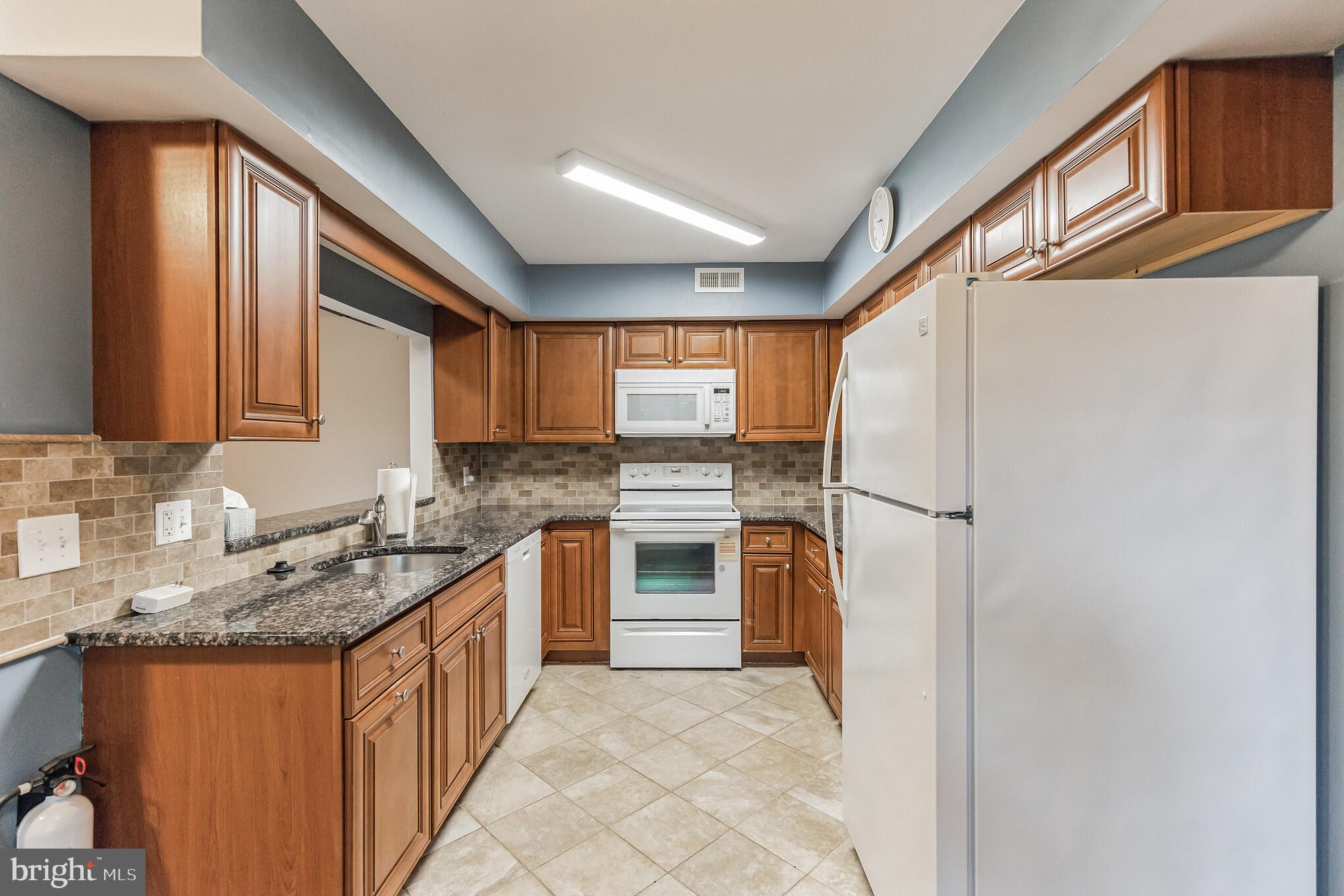 501 Gregorys Way Voorhees, NJ 08043 - Photo 6 of 15