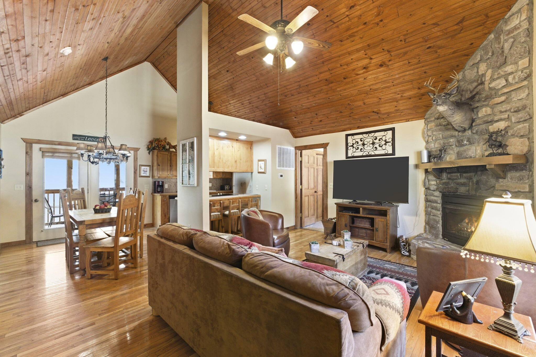 412 Baldknobber Drive Reeds Spring, MO 65737 - Photo 6 of 27 4-web-or-mls-DSC09571