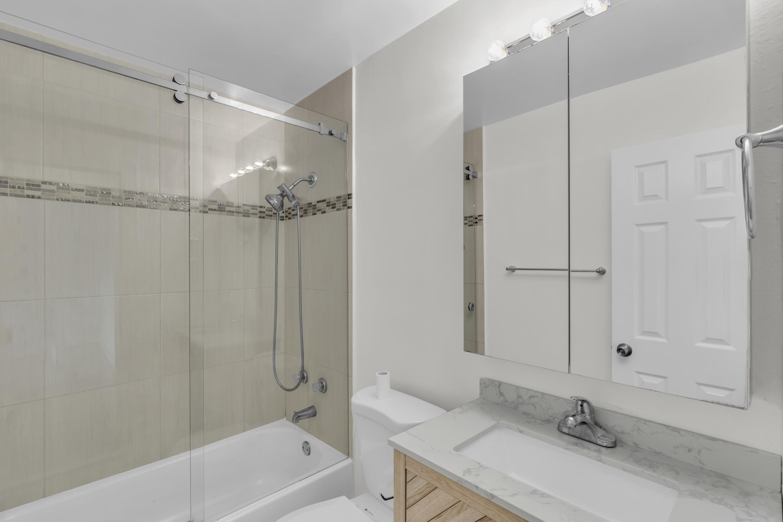 3262 Pierce Street Hollywood, FL 33021 - Photo 9 of 23 32_bw4a8468