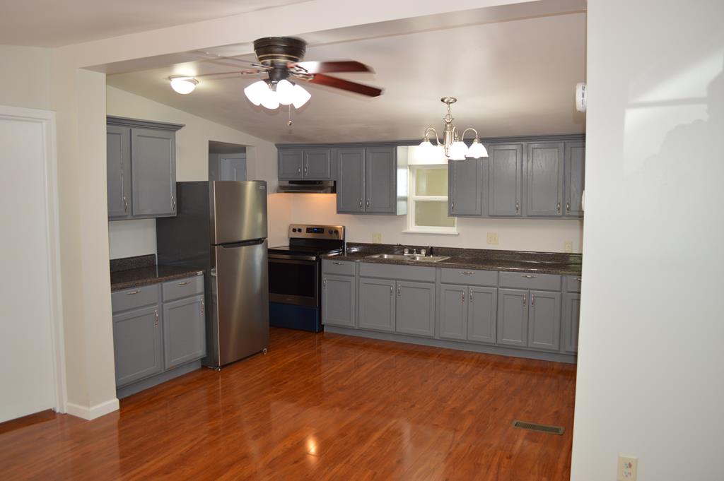 1405 Freeland Road Dalton, GA 30721 - Photo 11 of 32 Gallery Image 11