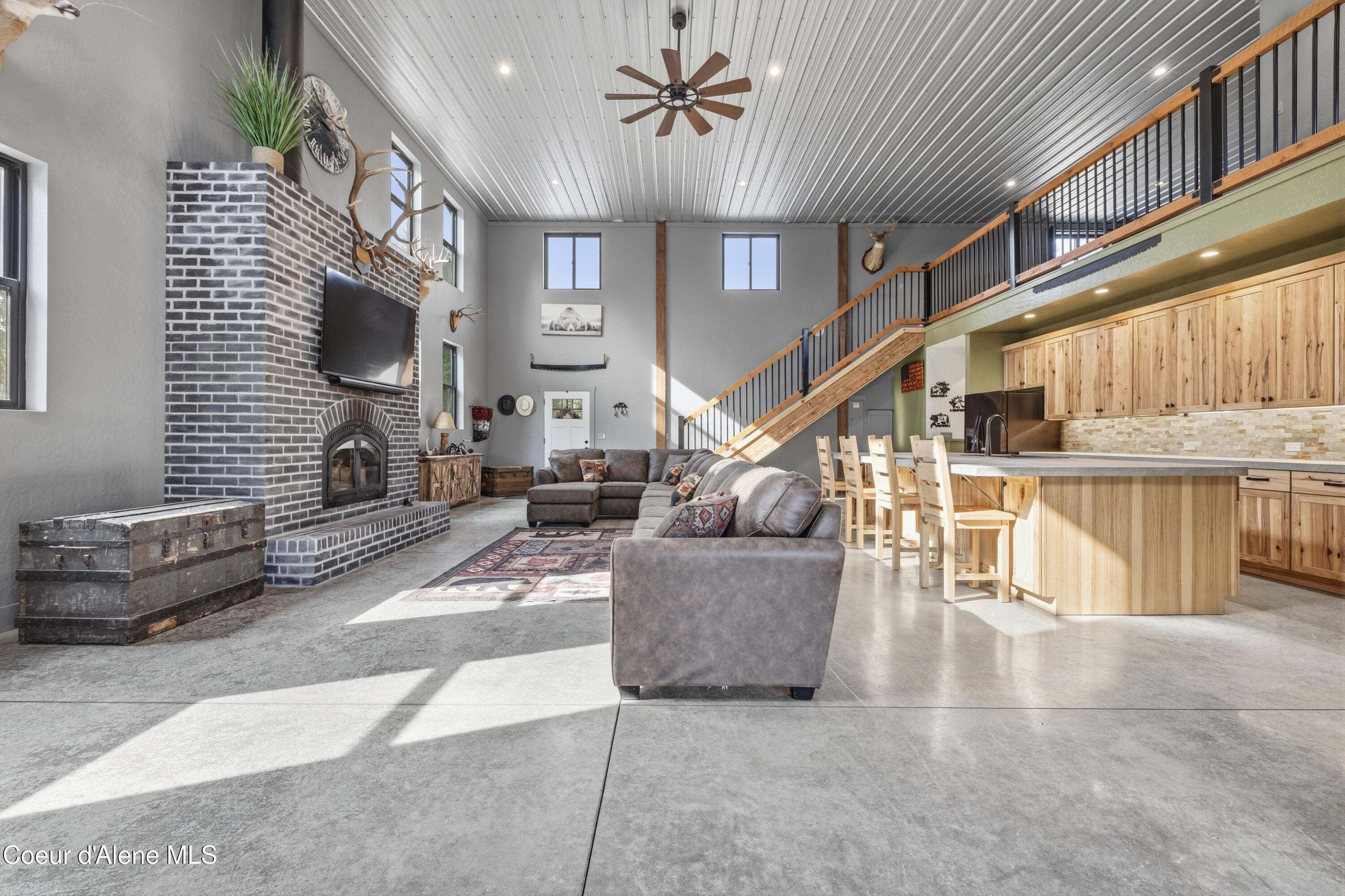 816 Old House Road Athol, ID 83801 - Photo 6 of 64 Living Room