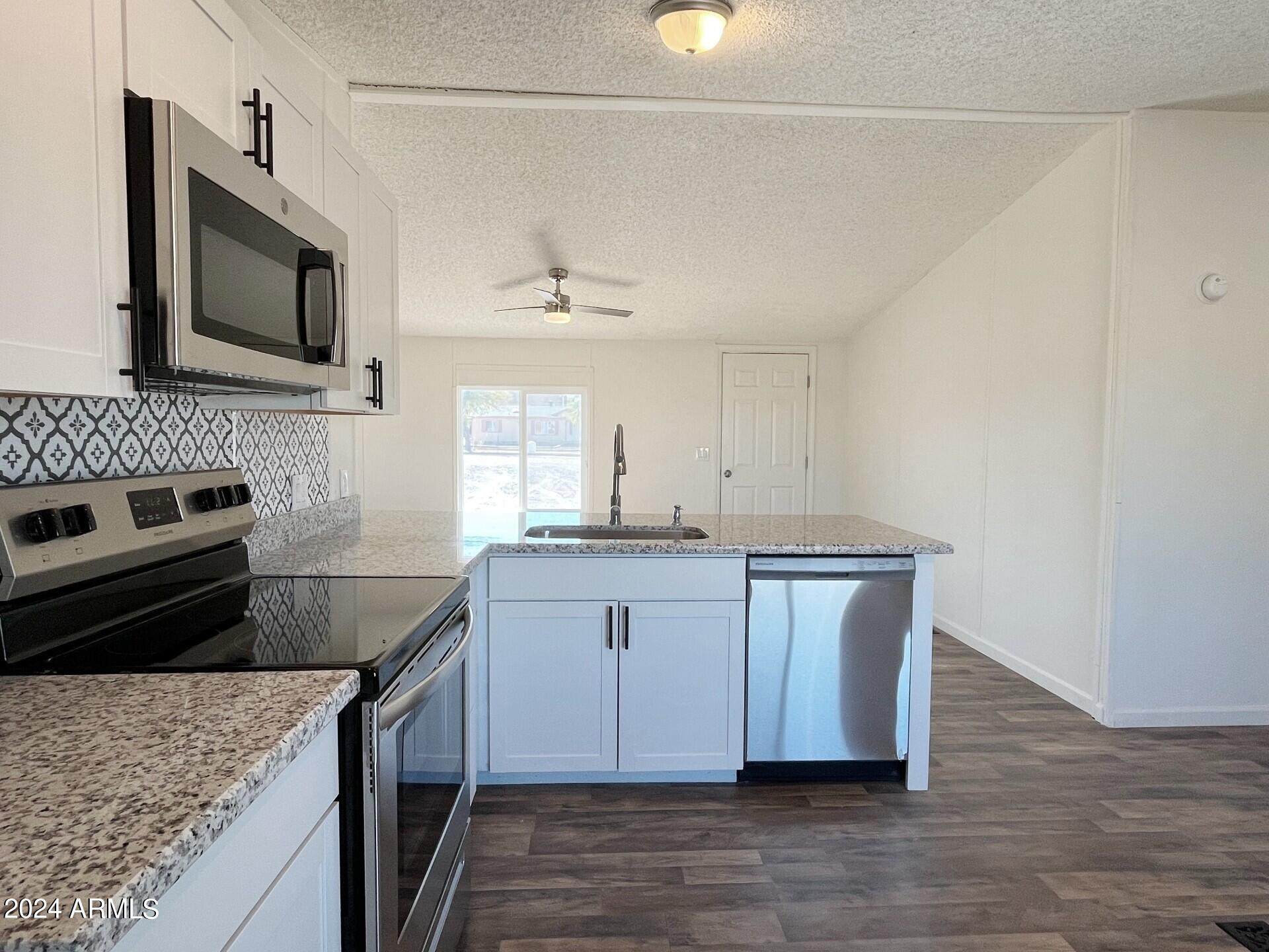 8410 South Johnson Road Buckeye, AZ 85326 - Photo 11 of 21 Kitchen