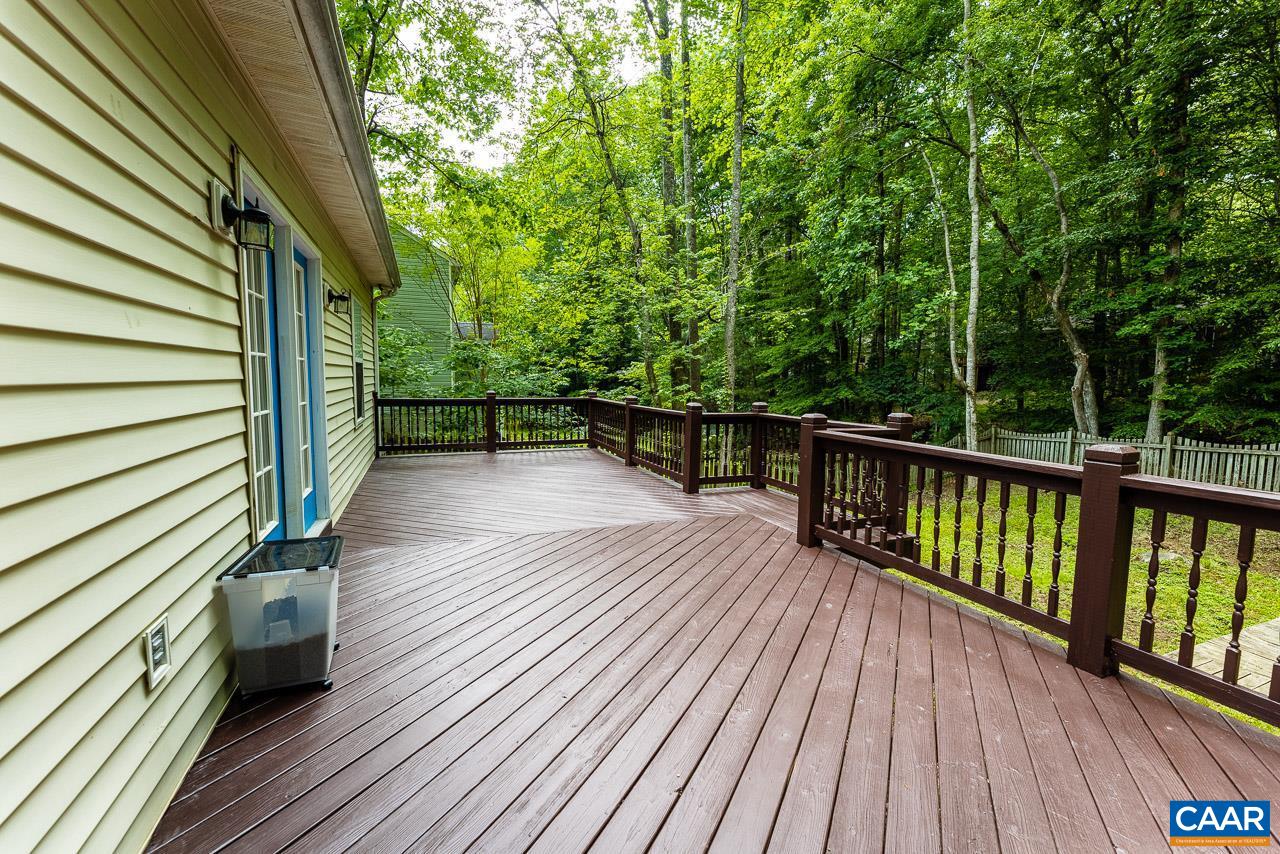 5 Tanglewood Road Palmyra, VA 22963 - Photo 3 of 17 a view of balcony with wooden floor and fence