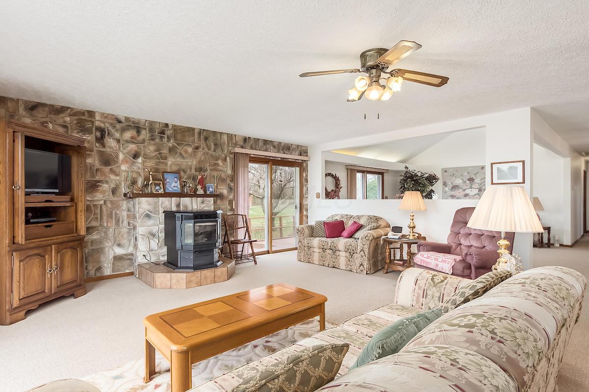 1422 Alton Road Galloway, OH 43119 - Photo 12 of 32 Gallery Image 12