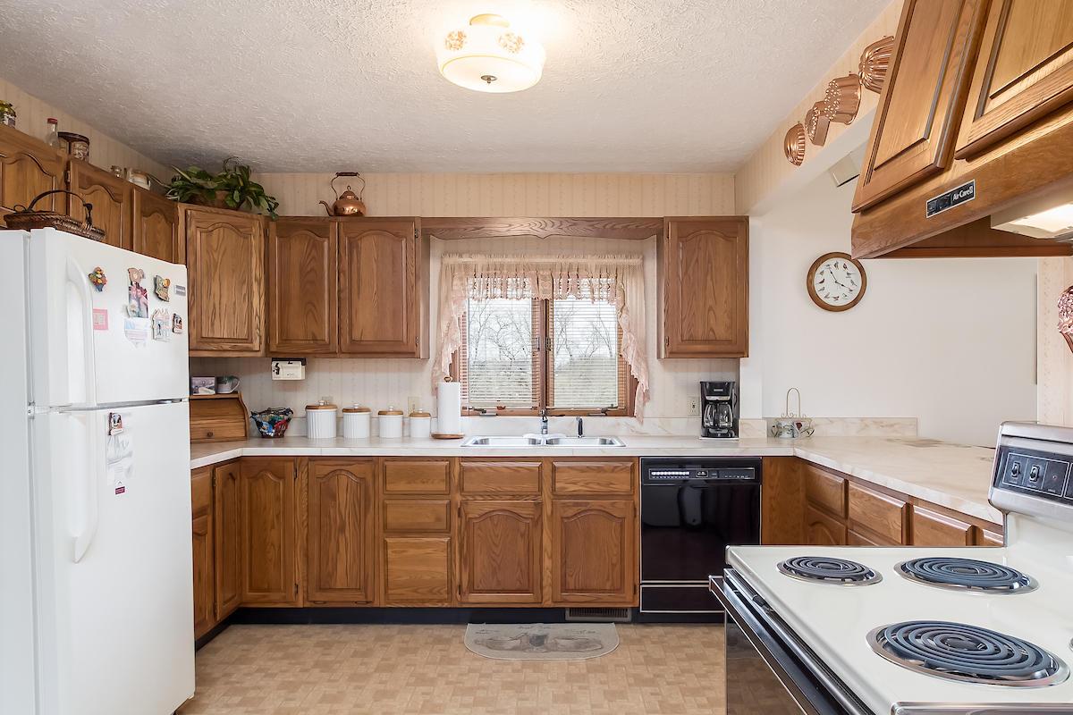 1422 Alton Road Galloway, OH 43119 - Photo 7 of 32 Gallery Image 7