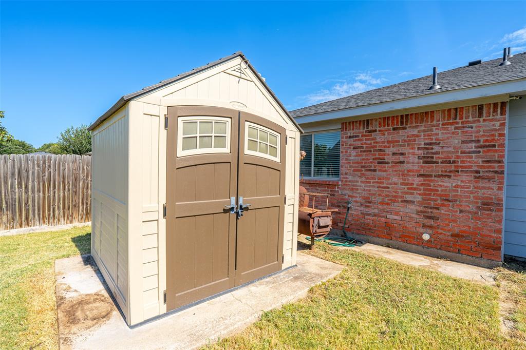 424 Northeast Murphy Road Burleson, TX 76028 - Photo 19 of 24 Shed