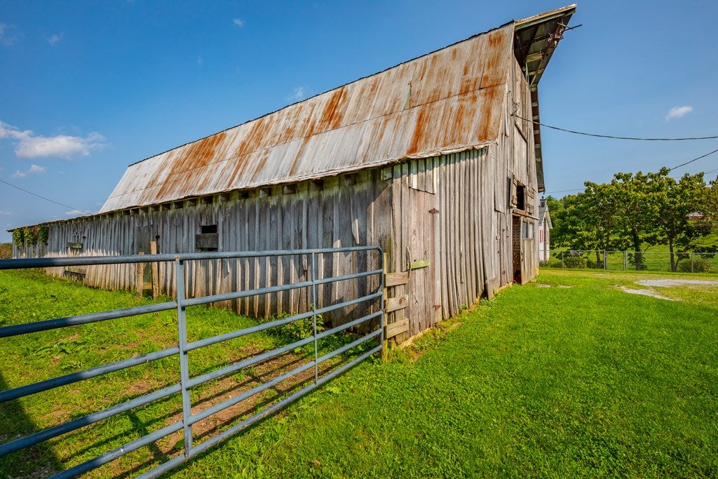 960 Fairview Road Wytheville, VA 24382 - Photo 44 of 75 Gallery Image 44